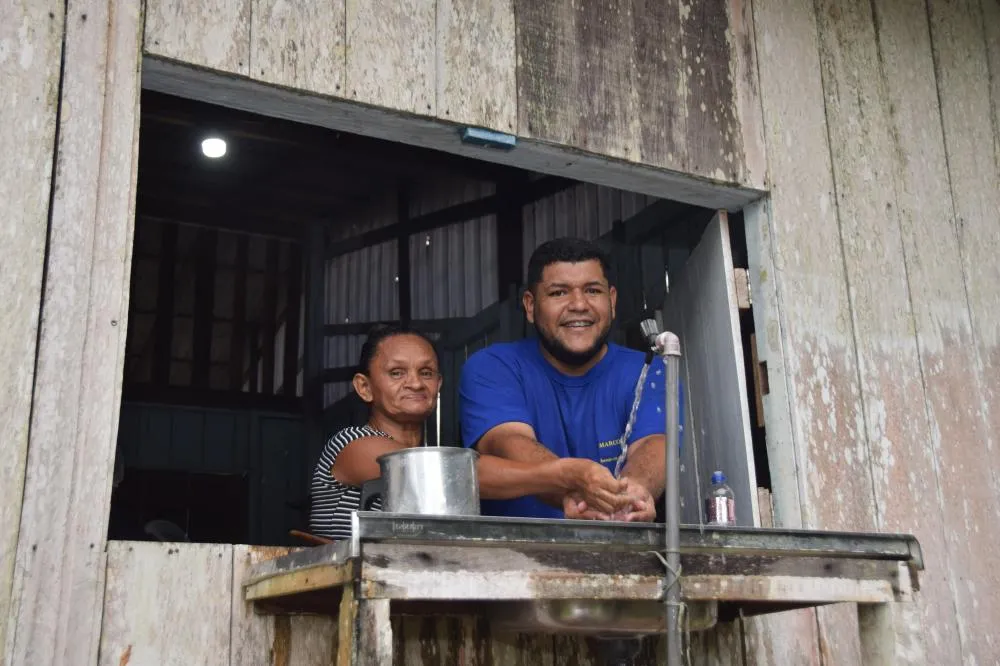 Imagem da notícia: Prefeitura de Parintins e SAAE, levam Água no Jirau à casa de mais 120 famílias na região da Valéria.