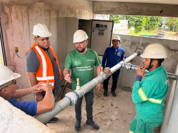 Imagem da notícia: Prefeitura de Parintins realiza visita técnica em obras da UGPE para testes na rede distribuição de água.