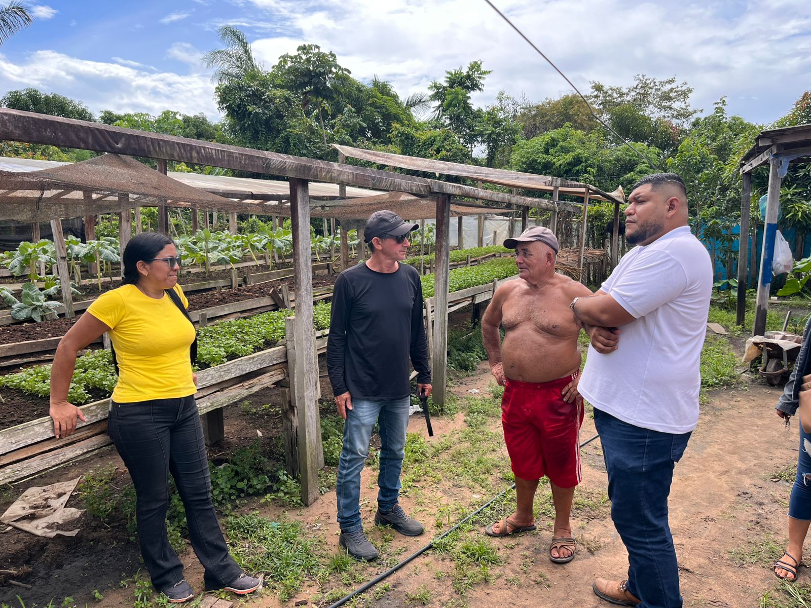 Imagem da notícia: Na Vila Amazônia, SAAE realiza vistoria no sistema de abastecimento para extensão de rede atender produtores.